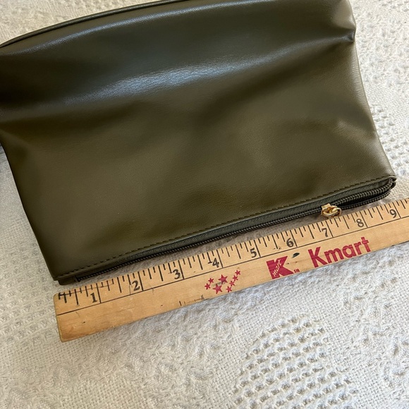 Stylish vegan woven shoulder bag -olive green REDUCED! - Picture 6 of 12